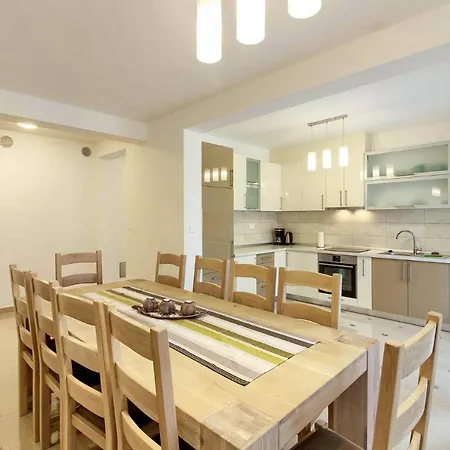 Luxury With Private Pool 200m From The - Wiibuk