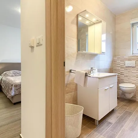 Luxury With Private Pool 200m From The - Wiibuk *