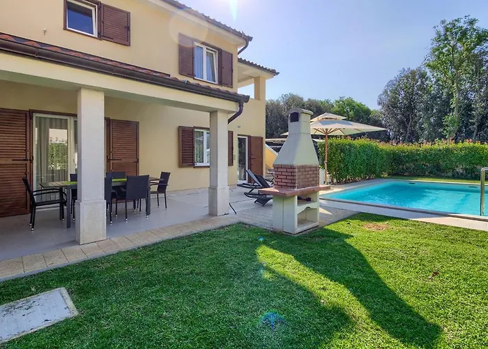 Villa Luxury With Private Pool 200m From The - Wiibuk Banjole